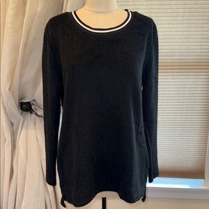 New Collection Made In Italy Fuzzy Knit Crew neck Top